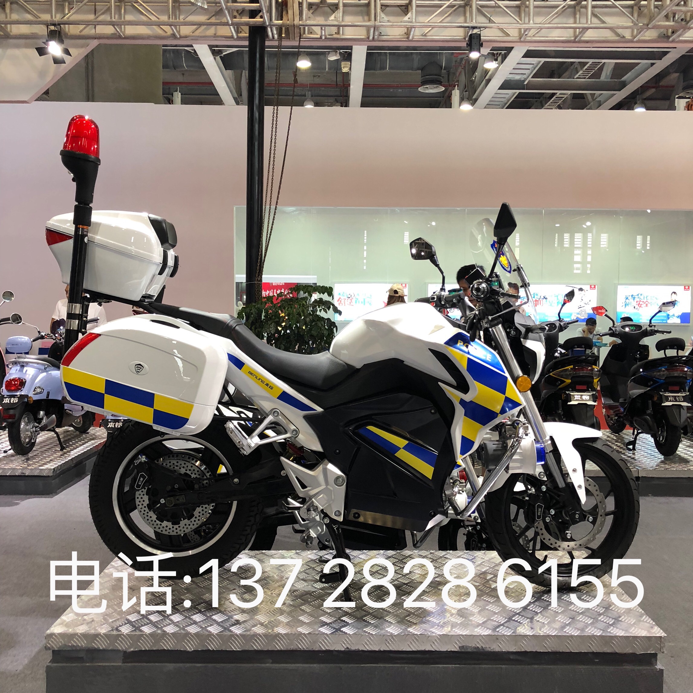GT宽频动力 警用电动摩托车亮相华南电动车展会