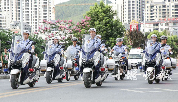 太帅了!电动警车交付女子骑警队亮相十堰街头